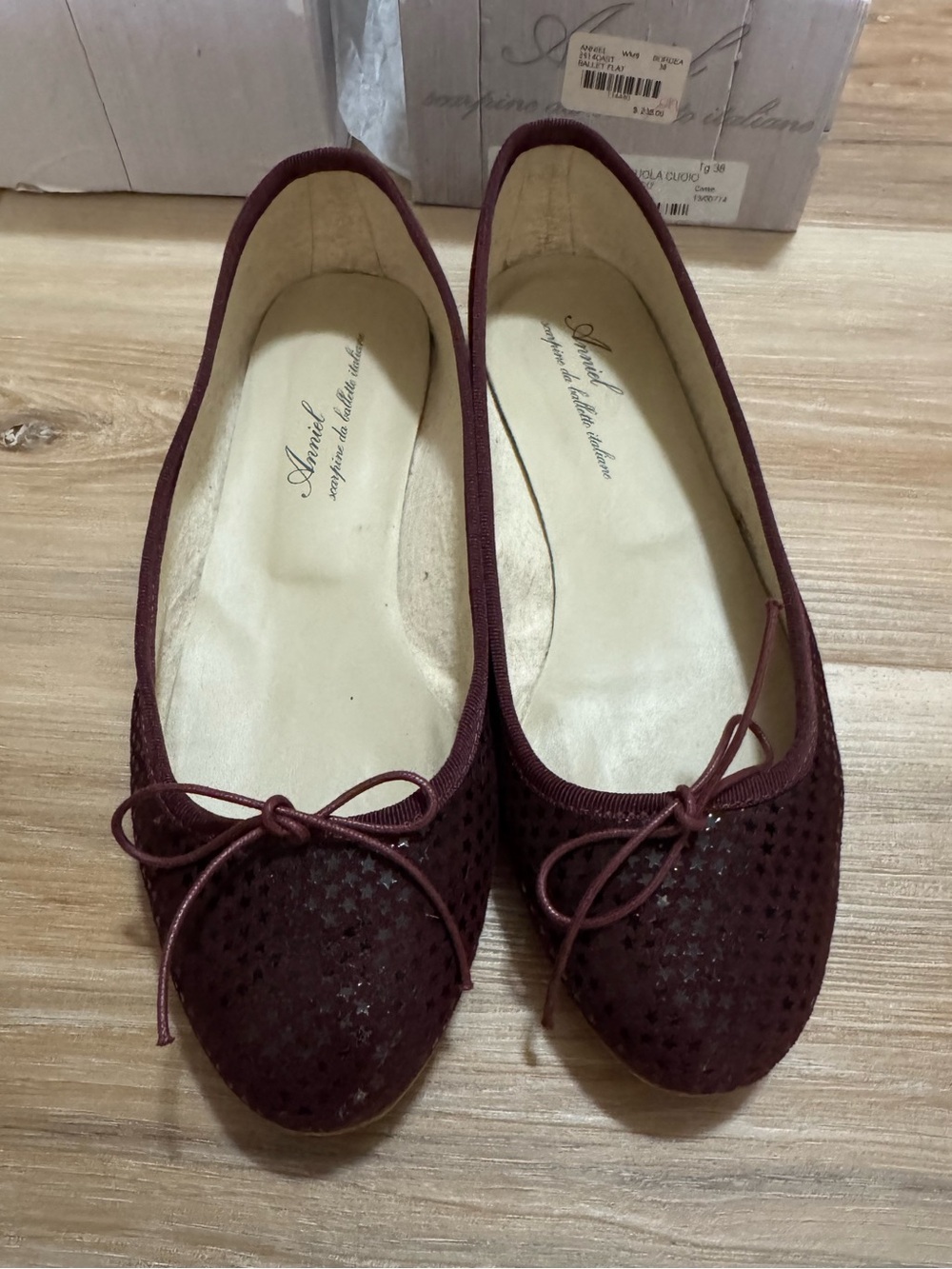 Anniel Italy Burgundy Suede Star Print Ballet Flats Size 38 Box Included
